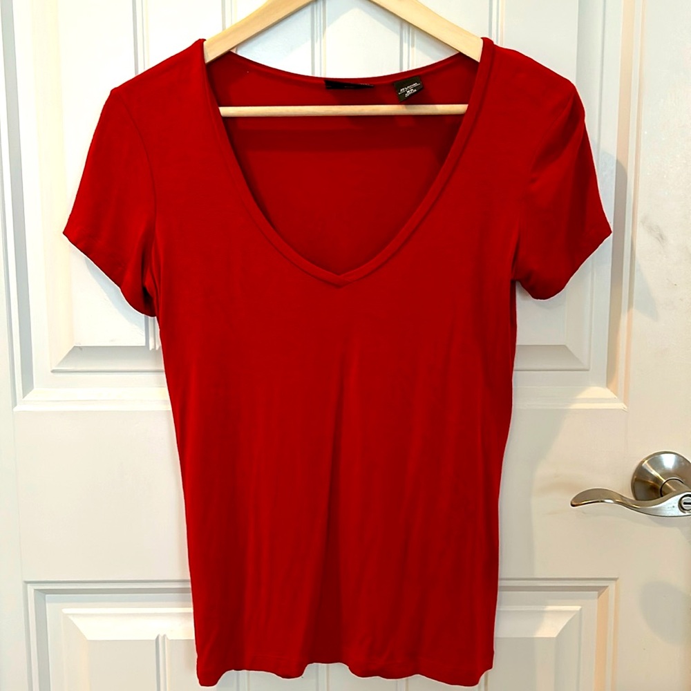 New York and Company red v-neck tshirt. Size XS